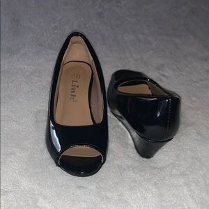 BNWOT Black Peep Toe Wedge Shoes GIRLS